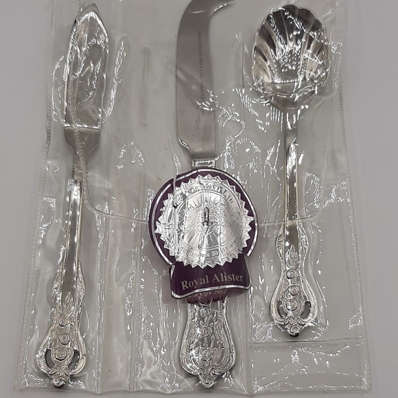 NEW Heritage Mint Ltd ROYAL ALISTER Stainless 18/10 Silverware Two Knives Spoon - Picture 8 of 9